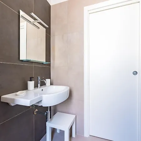 Brombeis Double Bedroom Center By Napoliapartments Appartement *