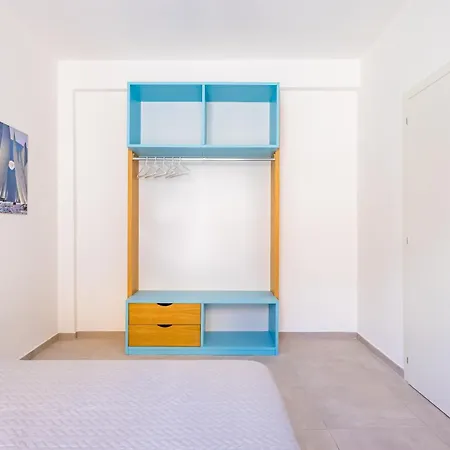 Brombeis Double Bedroom Center By Napoliapartments Appartement Naples