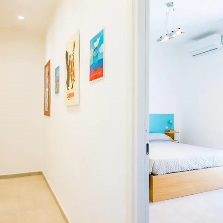 Brombeis Double Bedroom Center By Napoliapartments Appartement Naples