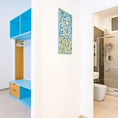 Brombeis Double Bedroom Center By Napoliapartments