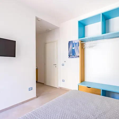 Brombeis Double Bedroom Center By Napoliapartments *