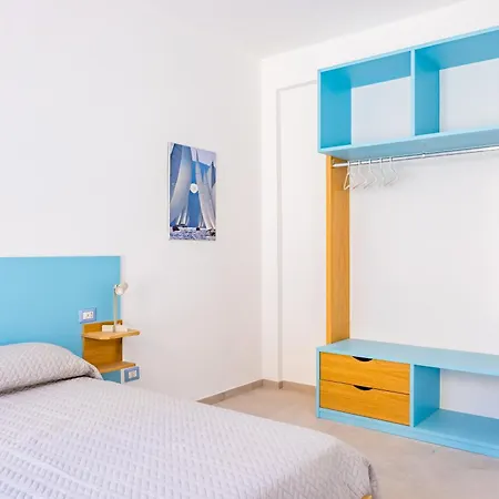 Brombeis Double Bedroom Center By Napoliapartments Naples