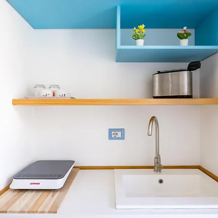 Appartement Brombeis Double Bedroom Center By Napoliapartments Naples