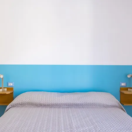 Appartement Brombeis Double Bedroom Center By Napoliapartments Naples