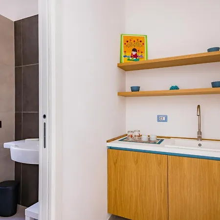 Brombeis Double Bedroom Center By Napoliapartments * Naples