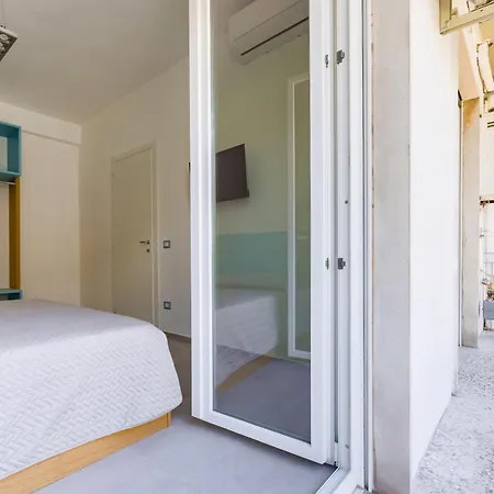 Brombeis Double Bedroom Center By Napoliapartments Naples