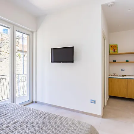 Appartement Brombeis Double Bedroom Center By Napoliapartments