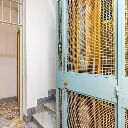 Appartement Brombeis Double Bedroom Center By Napoliapartments Naples